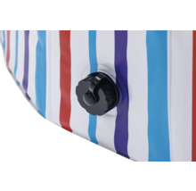 Detailansicht eines aufblasbaren Pools mit farbigen Streifen und Ventil