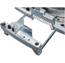 Tischverbreiterung aus Aluminium für eine Kapp- und Gehrungssäge in der Detailansicht.