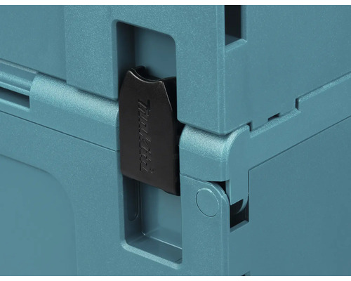 Detailansicht eines Verschlussclips am Makita MAKPAC Werkzeugkoffer mit Makita Logo.