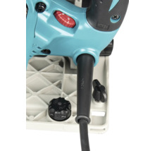 Detailansicht einer Makita Kreissäge mit rotem Einstellrad, schwarzem Stromkabel und Drehknöpfen auf einer grauen Grundplatte.