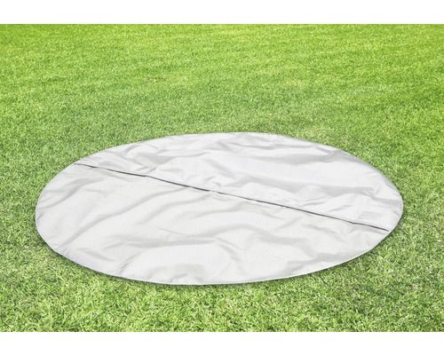 Abdeckung für Pool auf Rasen