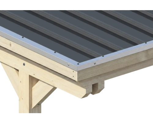 Detailansicht einer Dachkonstruktion aus Holz mit Trapezblech und Metall-Abschlussprofil.