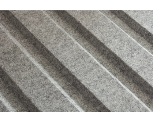 Nahaufnahme einer gefalteten Akustikplatte aus Filz