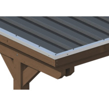 Trapezblech-Dacheindeckung mit metallischem Ortgangprofil auf einer braunen Holzkonstruktion.