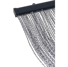 Vorhang aus geflochtenen Schnüren mit Aufhängeschiene