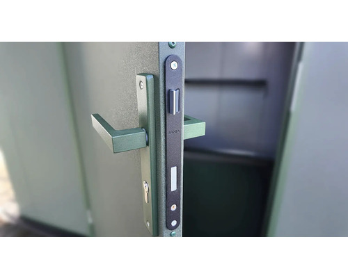 Detailansicht eines Türschlosses mit Griff