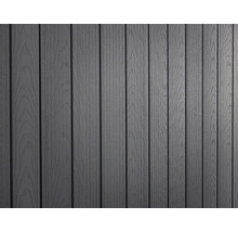 Graue Kunststofffassade mit Holzoptik