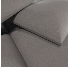 Detailansicht der grauen gewebten Stoffoberfläche von Polsterkissen.