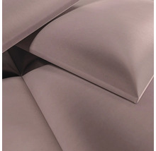 Gepolstertes Wandpaneel aus Samt mit weicher Oberfläche in quadratischer Form.