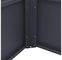 Detailansicht einer Eckverbindung aus Metall mit Schrauben.