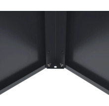 Detailansicht einer Eckverbindung aus Metall mit Verschraubung für Hochbeete oder Gartenhäuser.