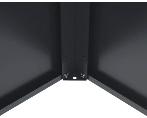 Detailansicht einer Eckverbindung aus Metall mit Verschraubung für Hochbeete oder Gartenhäuser.