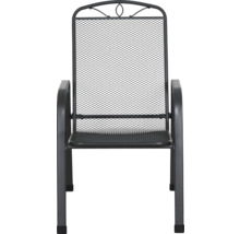 Stapelstuhl aus Metall mit hoher Rückenlehne aus Streckmetall und Armlehnen.