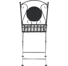 Schwarzer klappbarer Bistrostuhl aus Metall mit verzierter Rückenlehne und Gitter-Sitzfläche.