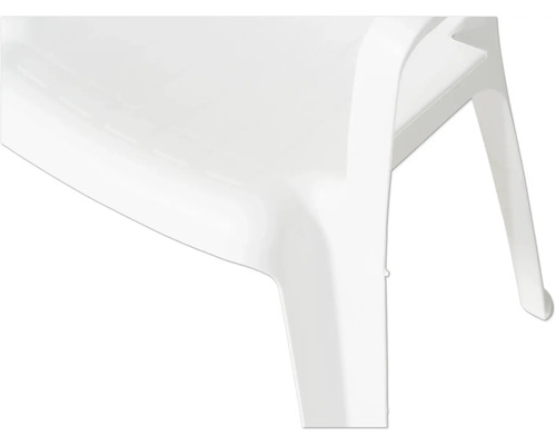 Nahaufnahme eines weißen Kunststoffstuhls