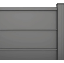 Grauer Sichtschutzzaun aus Kunststoff mit waagerechten Paneelen und Pfosten.