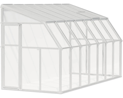 Anlehngewächshaus mit weißem Rahmen, transparenten Scheiben, einer Tür und einem Dachfenster.
