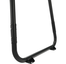 Detailansicht eines schwarzen Metallrahmens mit Rohrkonstruktion und Verschraubungen.