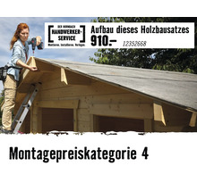 Frau montiert Gartenhaus aus Holz mit Akkuschrauber. Hornbach Handwerker-Service Logo und Montagepreiskategorie 4.