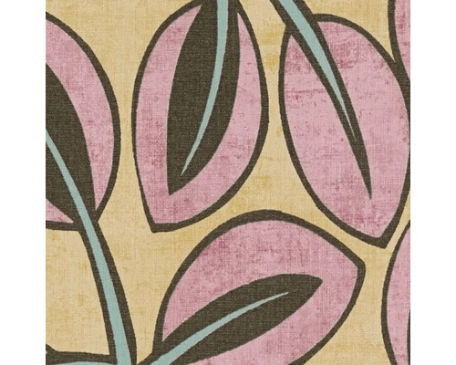 Tapete mit botanischem Blattmuster, stilisierte Blätter in Rosa und Braun mit hellblauen Blattadern auf beigem Hintergrund.