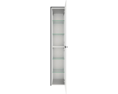 Weißer Badezimmer-Hochschrank mit geöffneter Tür und vier Einlegeböden aus Glas.