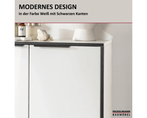 Fackelmann Badezimmerschrank in modernem Design in Weiß mit schwarzen Kanten und schwarzen Griffen. Fackelmann Badmöbel Logo.