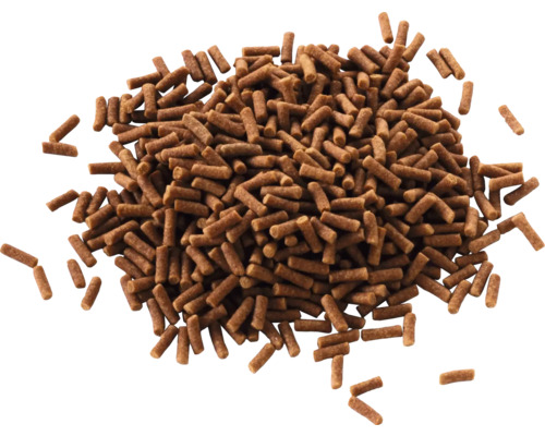 Braune, zylinderförmige Futterpellets.