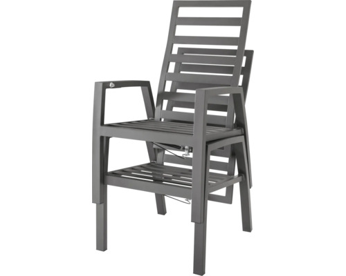 Stapelbarer Gartenstuhl aus Aluminium in Anthrazit mit Armlehnen und horizontalen Latten.