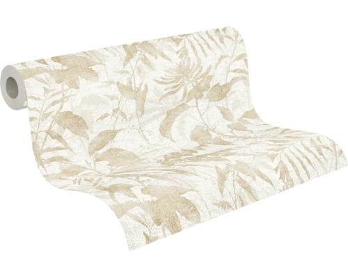 Teilweise ausgerollte Rolle Vliestapete mit floralem Blättermuster in Creme und Beige.