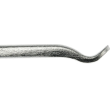 Gebogene Metallspitze eines Brecheisens mit strukturierter Oberfläche.