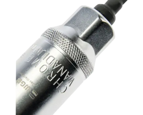 Steckschlüssel aus Chrom-Vanadium mit gerändelter Grifffläche.