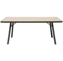 Moderner rechteckiger Tisch mit Tischplatte in heller Holzoptik und vier ausgestellten schwarzen Metallbeinen.