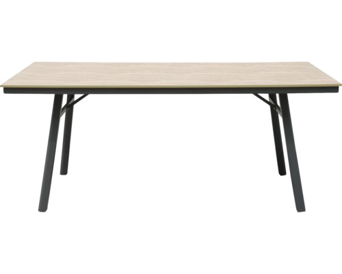 Moderner rechteckiger Tisch mit Tischplatte in heller Holzoptik und vier ausgestellten schwarzen Metallbeinen.