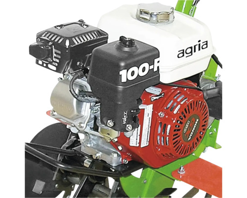 Benzinmotor einer Agria Gartenfräse mit weißem Kraftstofftank, Agria Logo und Honda Logo am roten Startergehäuse.