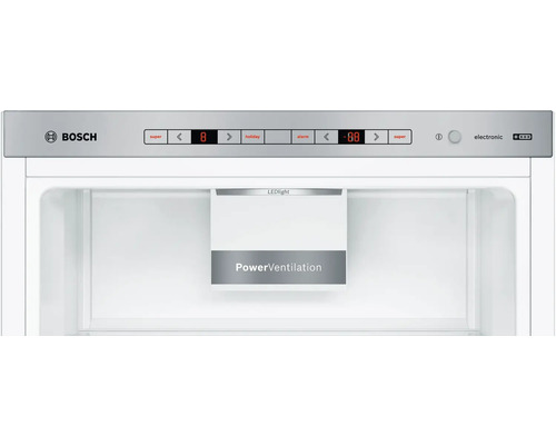 Bosch-Bedienfeld mit Digitalanzeige für 8 und minus 18 Grad Celsius sowie Innenansicht mit LED-Beleuchtung und PowerVentilation.