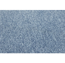 Nahaufnahme der Struktur eines blauen Teppichbodens mit weichem Flor.