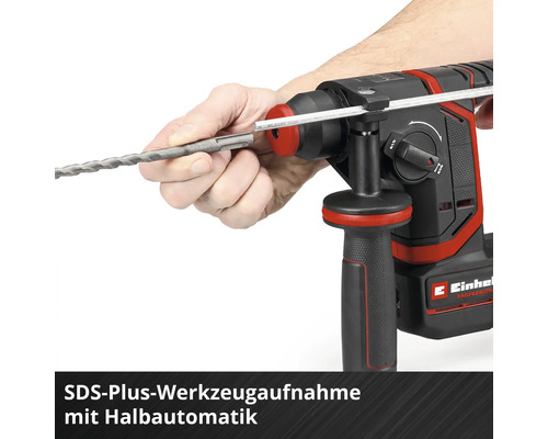 Einhell Bohrhammer mit SDS-Plus-Werkzeugaufnahme beim Einsetzen eines Bohrers.