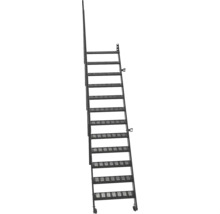 Industrietreppe aus Metall mit Gitterroststufen und einseitigem Handlauf.