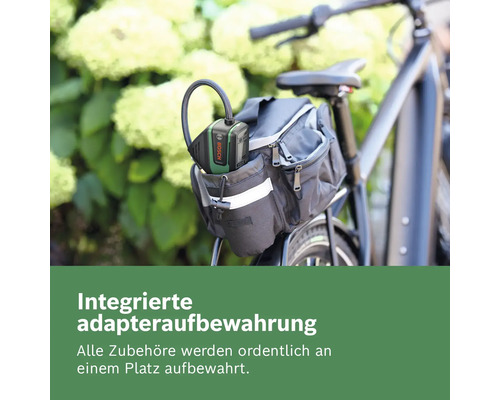 Bosch Akku-Druckluftpumpe in einer Fahrradtasche mit integrierter Aufbewahrung für Zubehör.