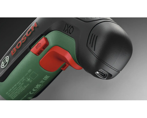 Bosch IXO Akku-Schrauber Detailansicht des USB-Ladeanschlusses am Griff.