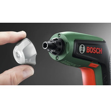 Bosch Akkuschrauber IXO mit abnehmbarer Kappe für Zubehöraufsätze und Bitaufnahme.