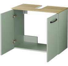 Waschbeckenunterschrank mit zwei Türen, Korpus in Salbeigrün und Deckplatte in Eiche-Optik mit Siphonausschnitt.