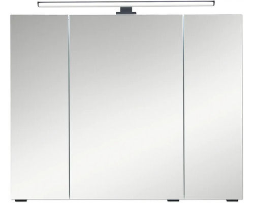Dreitüriger Spiegelschrank mit integrierter LED-Aufsatzleuchte für das Badezimmer.