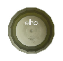 Innenansicht eines facettierten Blumentopfs mit Elho Logo und dem Hinweis 100 Prozent recycelt und recycelbar.