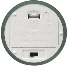 Unterseite eines Elektrogeräts mit Batteriefach für zwei AA Batterien, einem Schalter für Ein, Aus und Timer sowie dem CE Kennzeichen.
