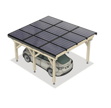 Solarcarport aus Holz mit neun Photovoltaik-Modulen und geparktem Auto.