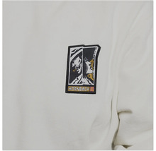 Hornbach Logo auf weißer Kleidung.