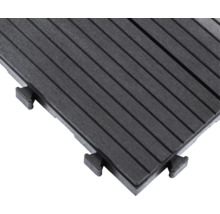 WPC-Terrassenfliese mit gerillter Oberfläche und Klick-System.