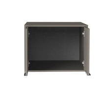 Geöffneter, zweitüriger Küchen-Hängeschrank in Grau