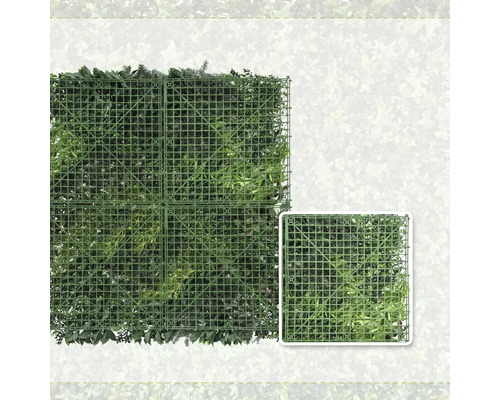 Rückansicht einer künstlichen, grünen Pflanzenwand mit Gitterstruktur aus Kunststoff.